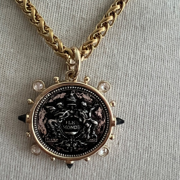 Not VB & Co. queen bee horse French coin necklace gold plated - Picture 2 of 3